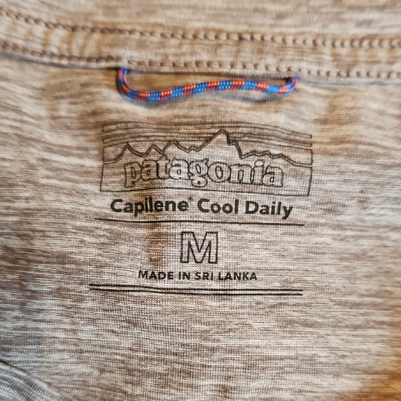 Patagonia Capilene Cool Daily Graphic Tee - Boardshort Logo Grey M - Picture 6 of 6